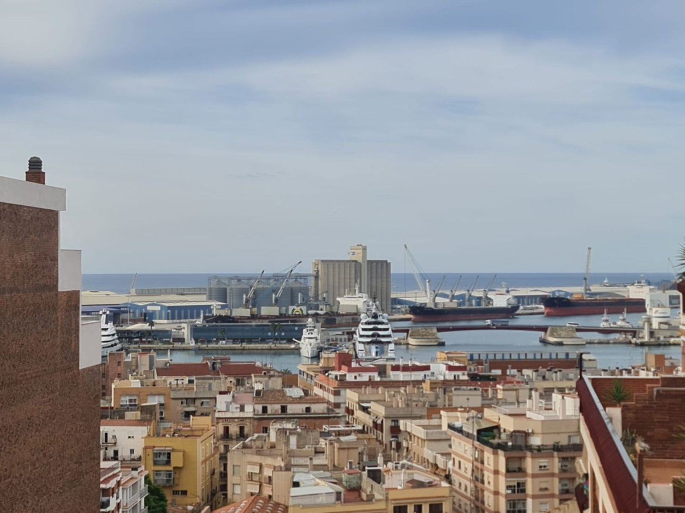 4 bedrooms Apartment in Tarragona, Spain No. 221196