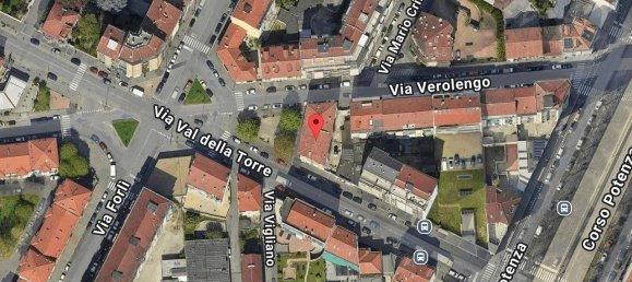 1 bedroom Apartment in Turin, Italy No. 304185 2