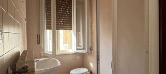 4-salle Appartement à Vittorio Veneto, Italy No. 280025 14