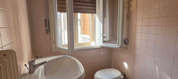 4-salle Appartement à Vittorio Veneto, Italy No. 280025 15