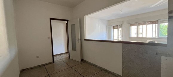 4-salle Appartement à Vittorio Veneto, Italy No. 280025 13