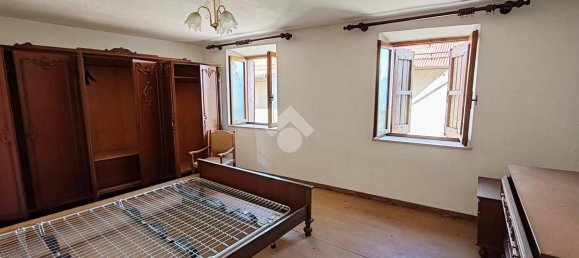 4 bedrooms House in Roana, Italy No. 282066 9