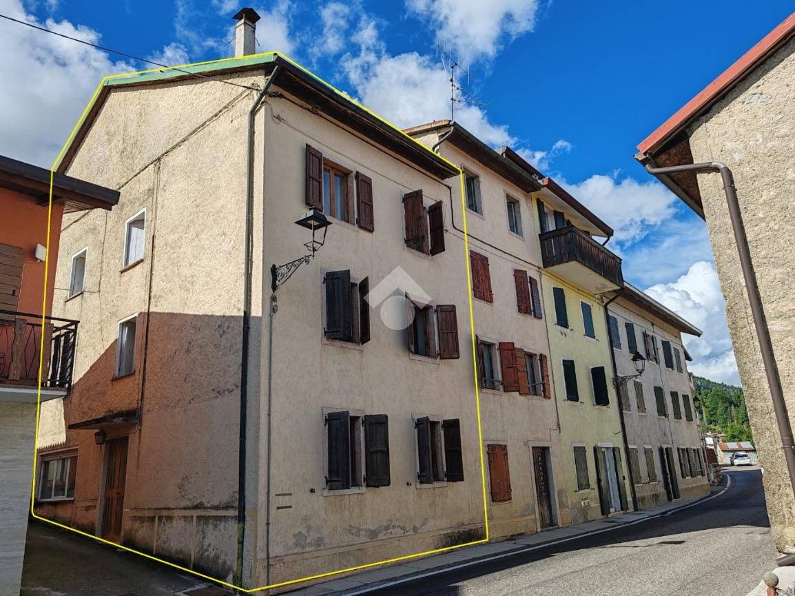 4 bedrooms House in Roana, Italy No. 282066