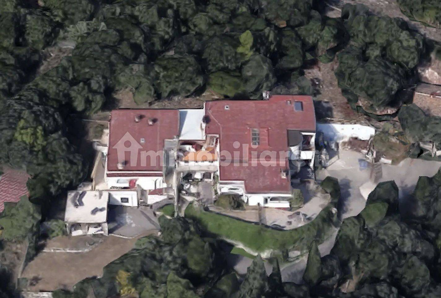 3 bedrooms Apartment in Perugia, Italy No. 270972