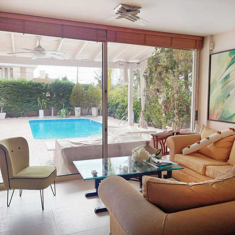 4 bedrooms Villa in Germasogeia, Cyprus No. 18608