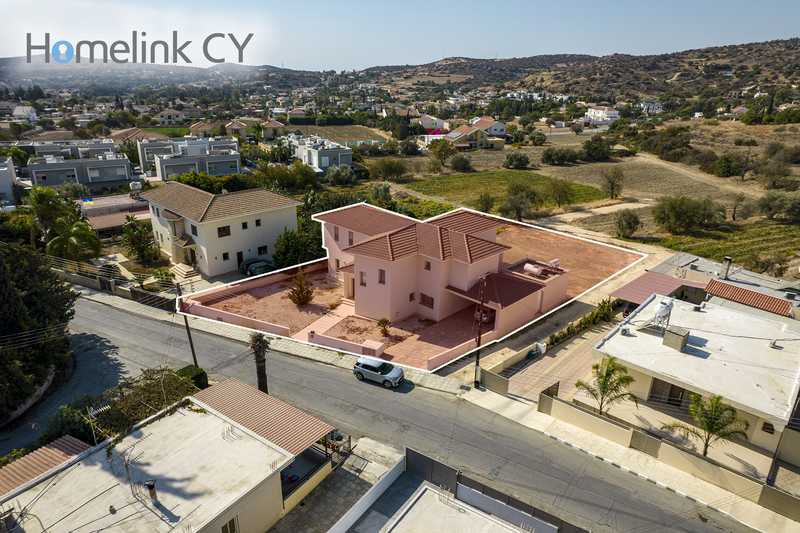 4 bedrooms House in Pyrgos, Cyprus No. 15474