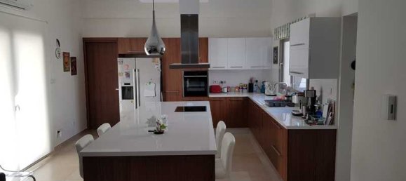 4 bedrooms House in Pyrgos, Cyprus No. 15474 7