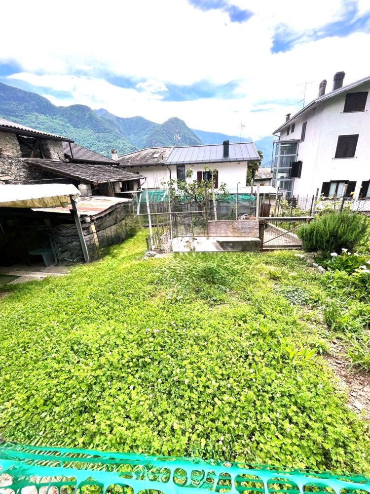 7 rooms House in Buglio in Monte, Italy No. 258458