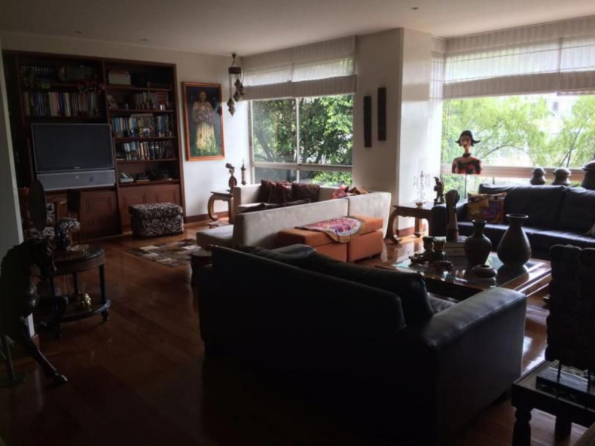 4 bedrooms House in Bogota, Colombia No. 12292