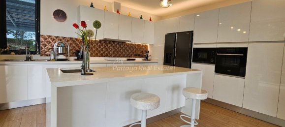 5 bedrooms Cafe / restaurant in Pattaya, Thailand No. 24540 19