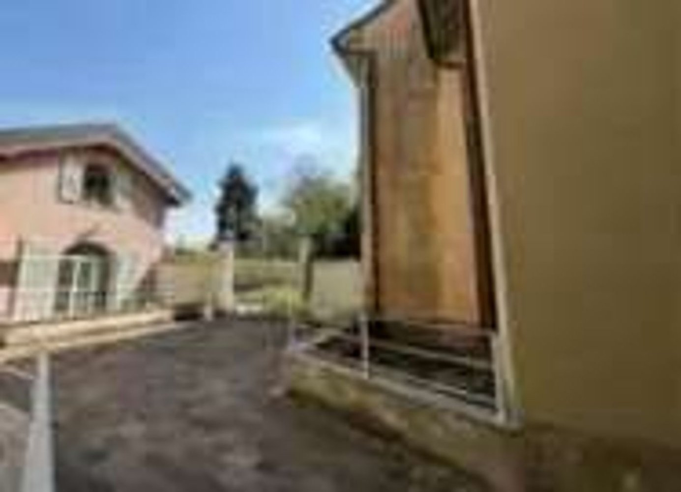 3 rooms Apartment in Ronco Briantino, Italy No. 185471