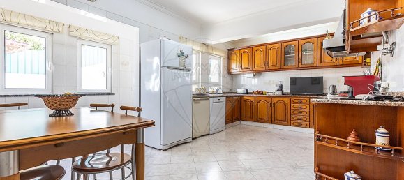 4 bedrooms Castles in Seixal, Portugal No. 16533 25