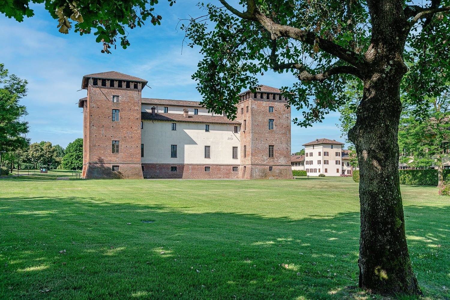 Замки и поместья с 6 комнатами в Пьеве Эмануэле, Италия № 73846