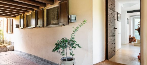 Замки и поместья с 6 комнатами в Пьеве Эмануэле, Италия № 73846 8