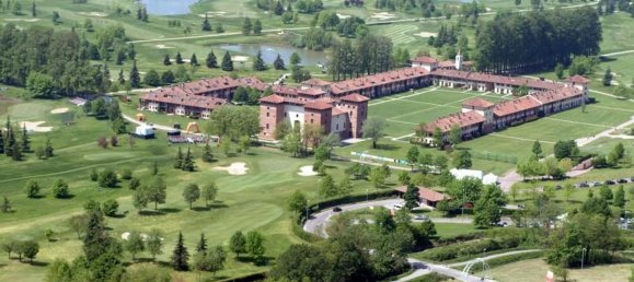 Замки и поместья с 6 комнатами в Пьеве Эмануэле, Италия № 73846 31