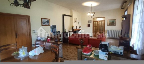 Apartamento de 4 dormitorios en Parma, Italy No. 157806 3