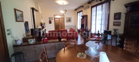 Apartamento de 4 dormitorios en Parma, Italy No. 157806 4