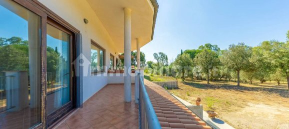 4 bedrooms Villa in Montalto di Castro, Italy No. 296339 6