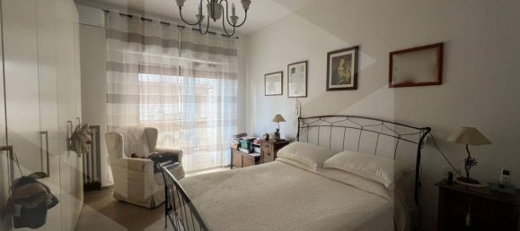 3 rooms Apartment in Bari, Italy No. 18770 11