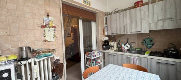 3 rooms Apartment in Bari, Italy No. 18770 10