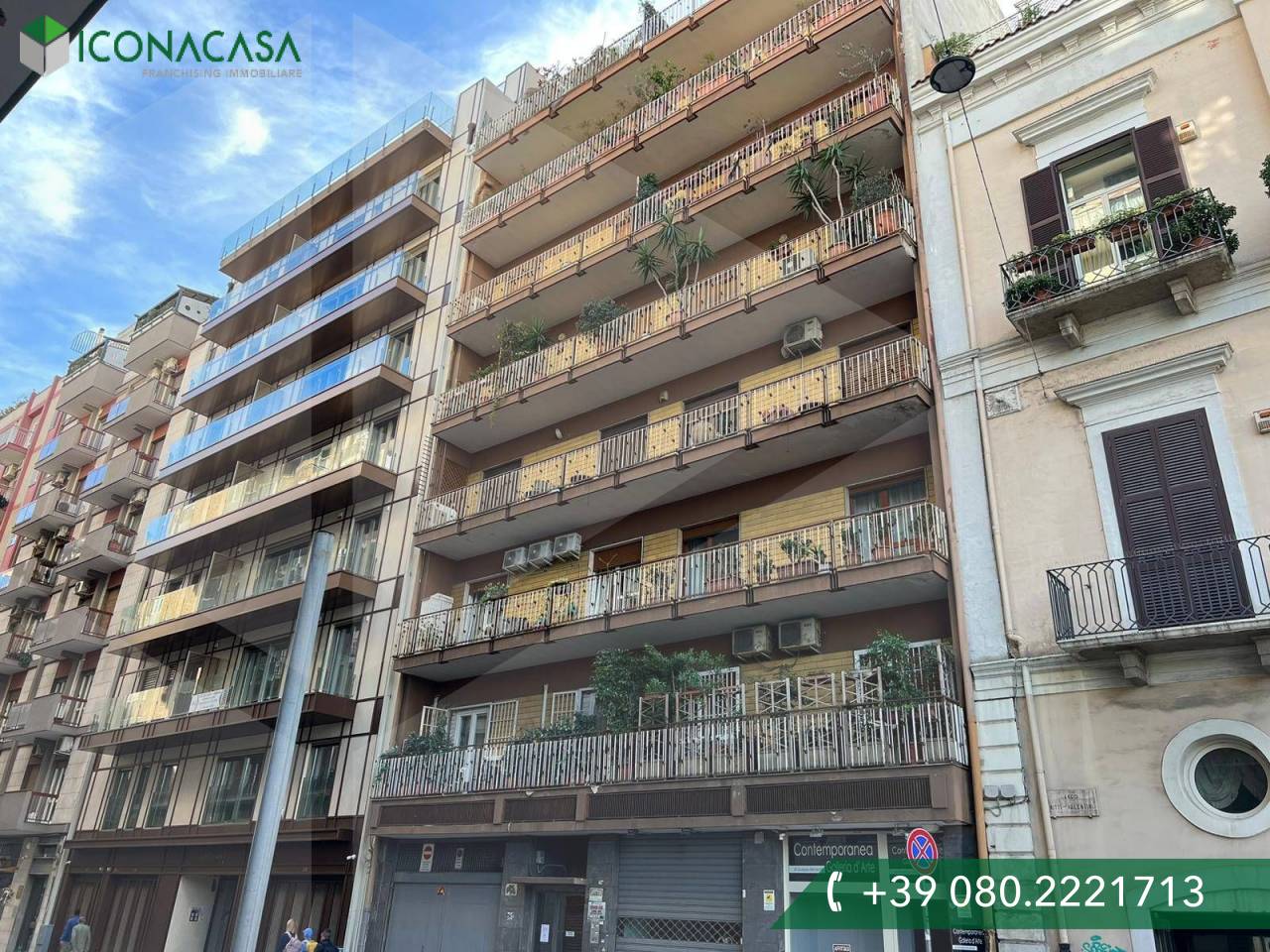 3 rooms Apartment in Bari, Italy No. 18770