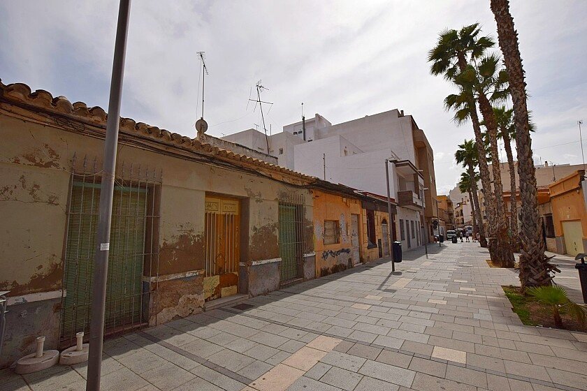 Terreno de 3 dormitorios en Torrevieja, Spain No. 14440