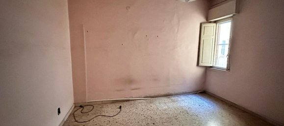 4-salle Appartement à Reggio Calabria, Italy No. 107852 7