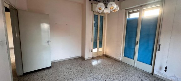 4-salle Appartement à Reggio Calabria, Italy No. 107852 8