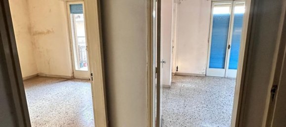 4-salle Appartement à Reggio Calabria, Italy No. 107852 6