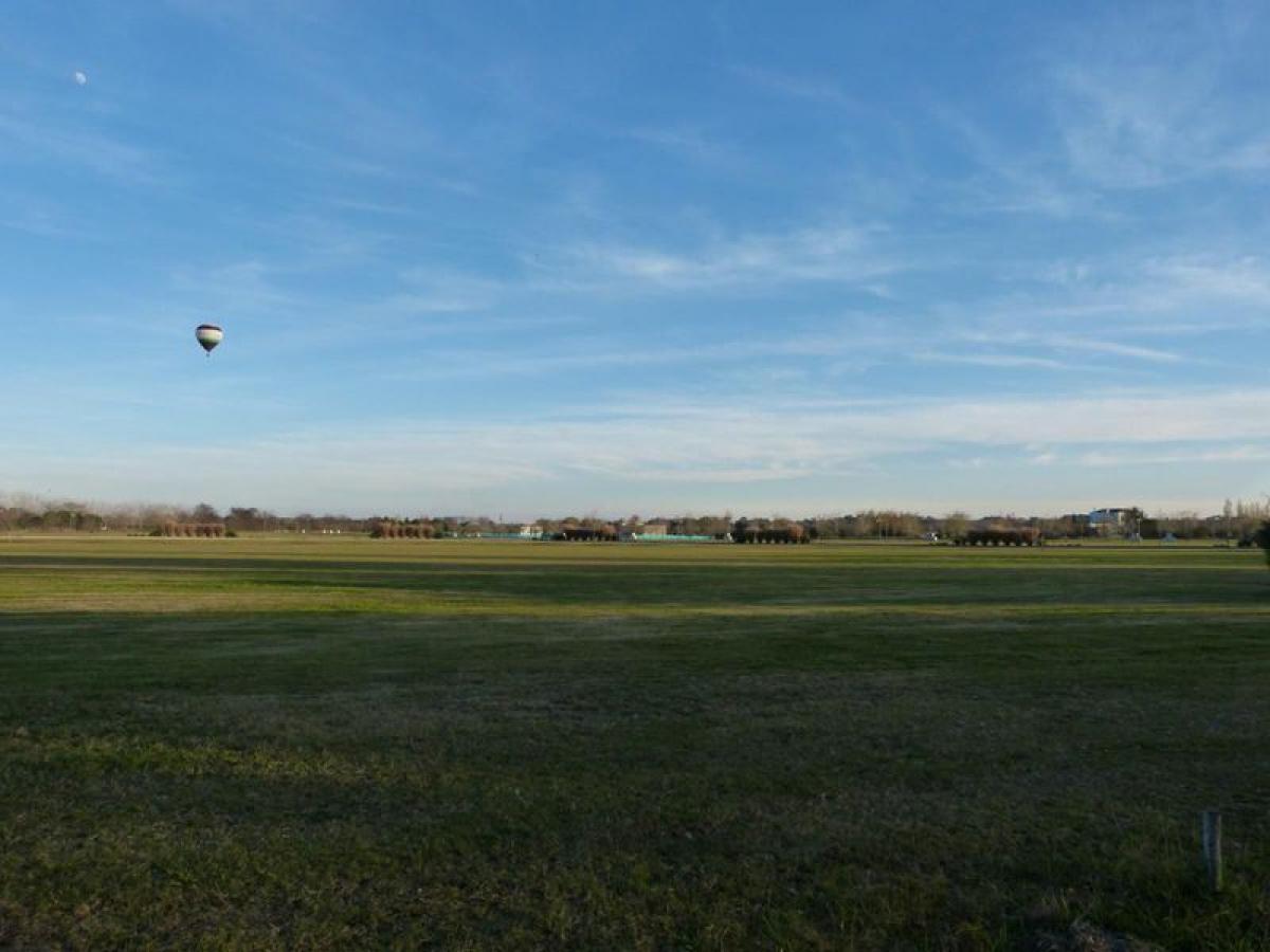  Land in Buenos Aires, Argentina No. 113504
