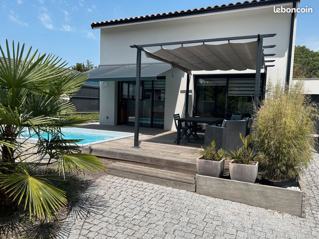 3 bedrooms House in Leognan, France No. 319529