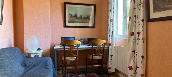 5 bedrooms House in Colombes, France No. 185925 17