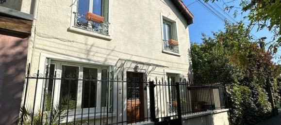 5 bedrooms House in Colombes, France No. 185925 2