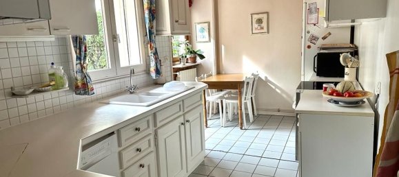 5 bedrooms House in Colombes, France No. 185925 10