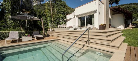 4 bedrooms Villa in Camaiore, Italy No. 519 7