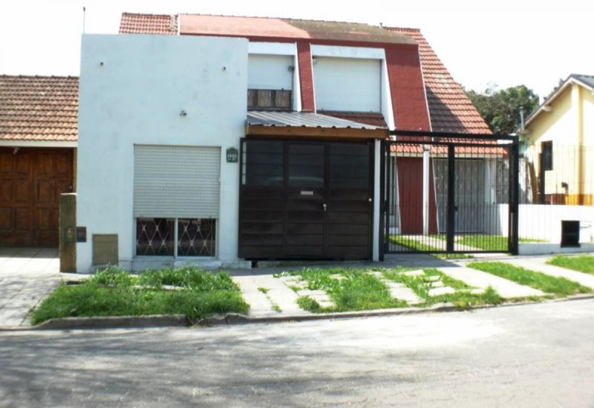 3 bedrooms Apartment in Mar del Plata, Argentina No. 100259