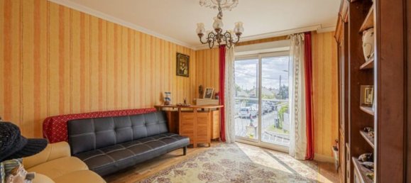 3 Schlafzimmer Haus in La Ville-aux-Dames, France, Nr. 284584 5