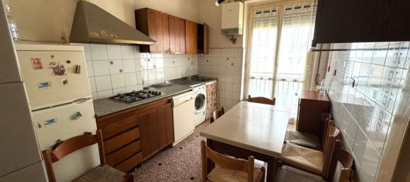 Квартира с 2 комнатами в Генуя, Италия № 39218 3