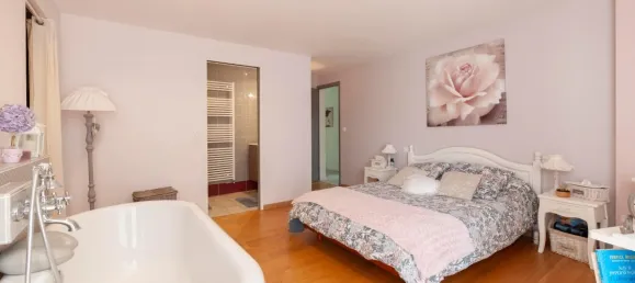 5 bedrooms House in Saint-Pierre-du-Mont, France No. 351001 4