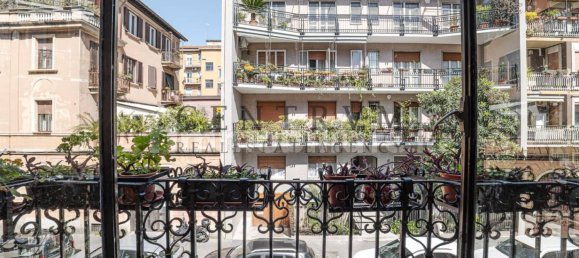 4 bedrooms Villa in Milan, Italy No. 337819 14