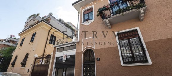 4 bedrooms Villa in Milan, Italy No. 337819 2