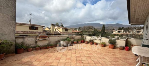 Casa de 4 habitaciónes en Lariano, Italy No. 16904 8