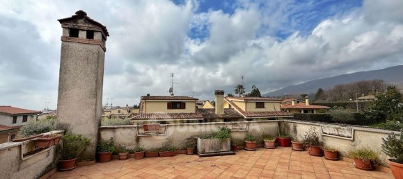 Casa de 4 habitaciónes en Lariano, Italy No. 16904 3