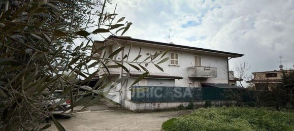 Casa de 4 habitaciónes en Lariano, Italy No. 16904 37