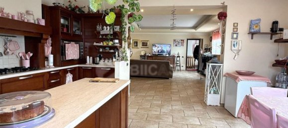 Casa de 4 habitaciónes en Lariano, Italy No. 16904 7