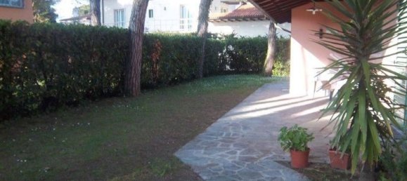 6 rooms House in Forte dei Marmi, Italy No. 122264 2