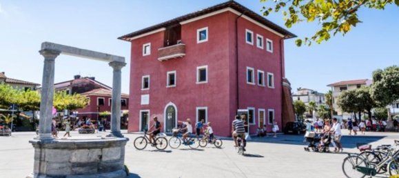 6 rooms House in Forte dei Marmi, Italy No. 122264 13