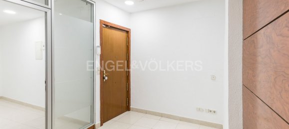 4 غرف نوم شقة في Cuatro Caminos, Spain رقم 137377 22