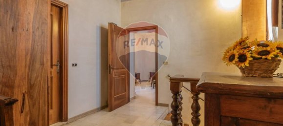 Дом с 3 комнатами в Фарнезе, Италия № 120640 9