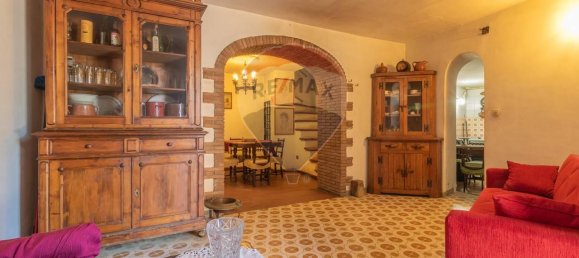 Дом с 3 комнатами в Фарнезе, Италия № 120640 22